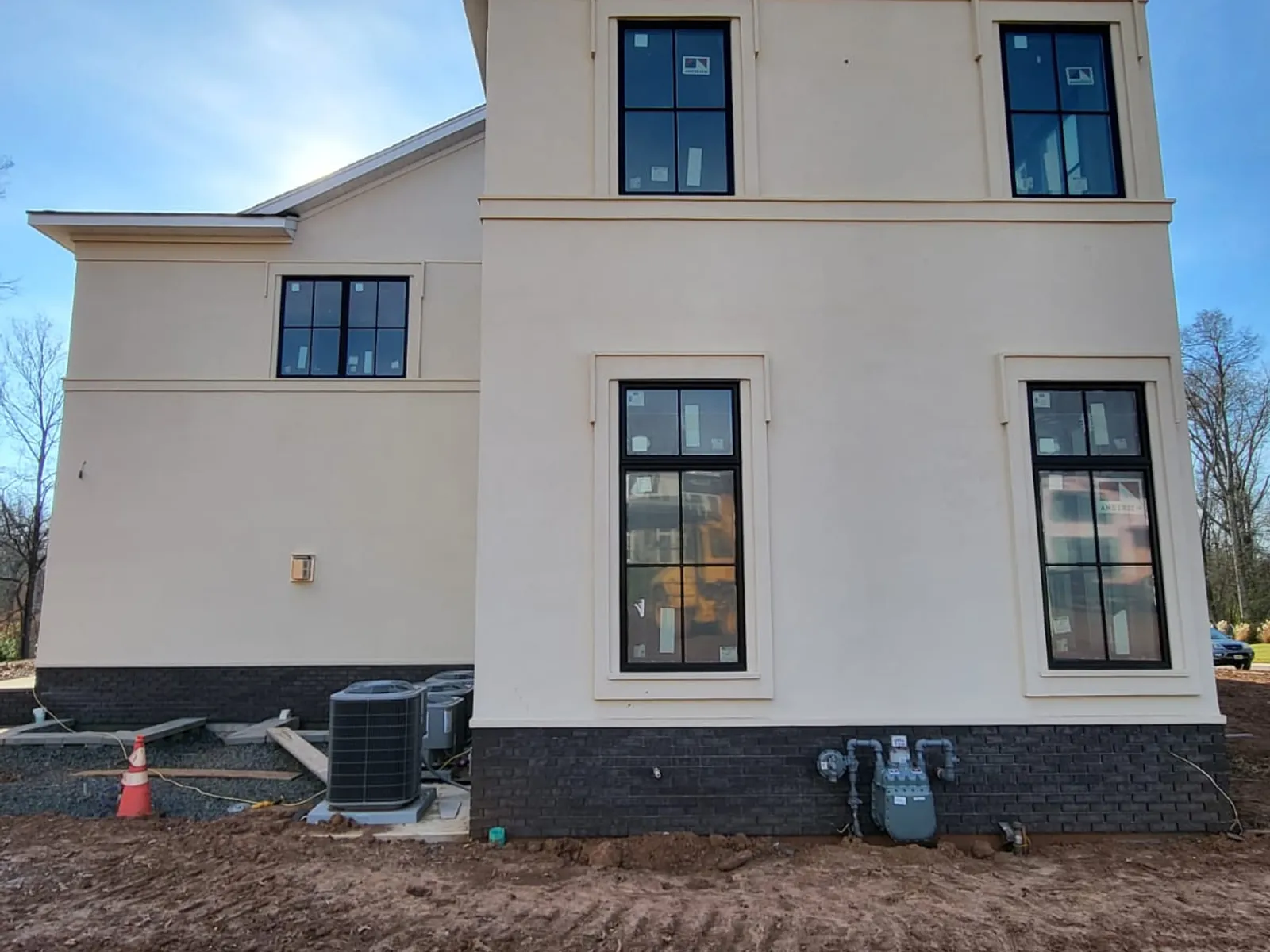New build exterior, exterior by Skyline Construction Group